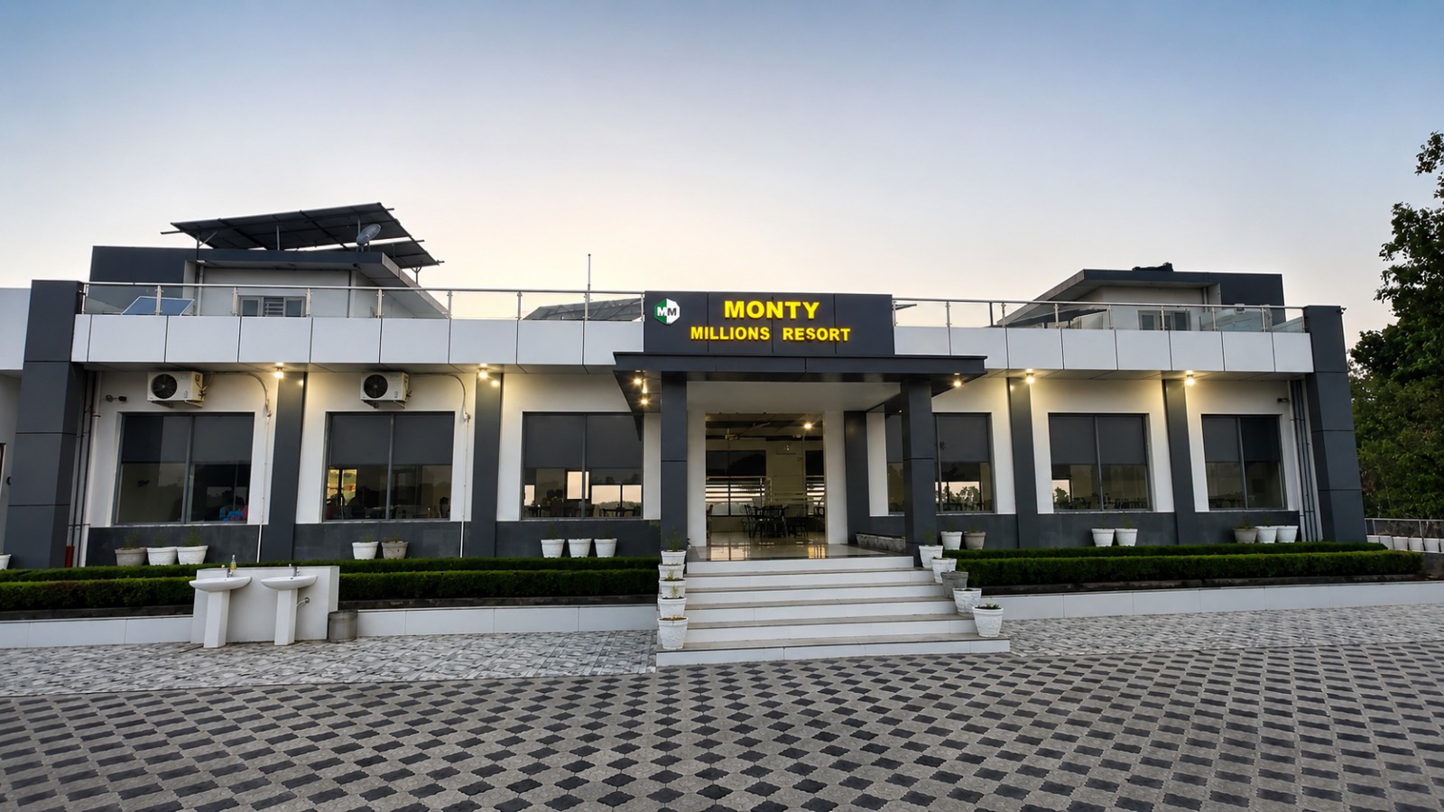 Restaurant & Dining